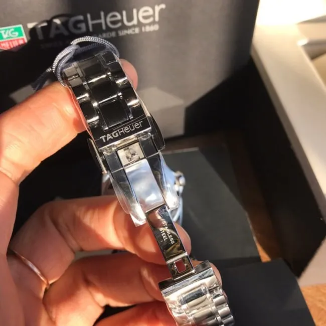 Original watch TAG Heuer women's quartzblack dialsteel bracelet diving series watch front view