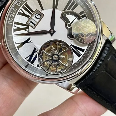 Top-tier watch Roger Dubuis men's white dial black belt 18kwhite goldtourbillon mechanical leather strap watch front view