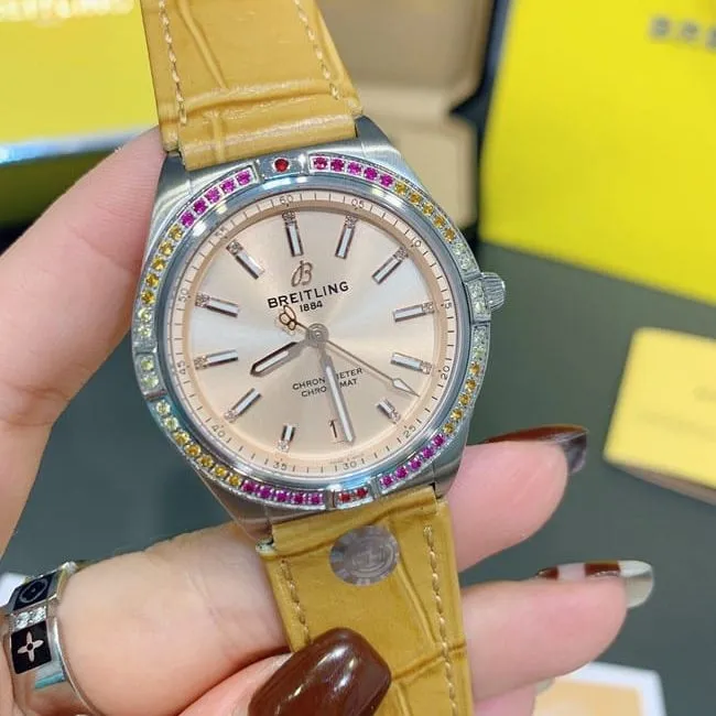 top-tier replicaBreitling women's watch gold plate yellow belt South China Sea capsule series fully automatic movementleather strap front view