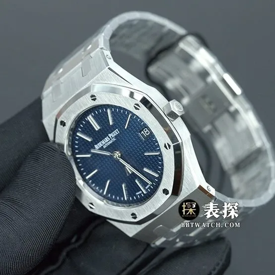 APSRoyal OakAudemars Piguet1:1replica watch lume dark blue dialsteel bracelet model 15202ST.OO.1240ST.01braceletlive photos