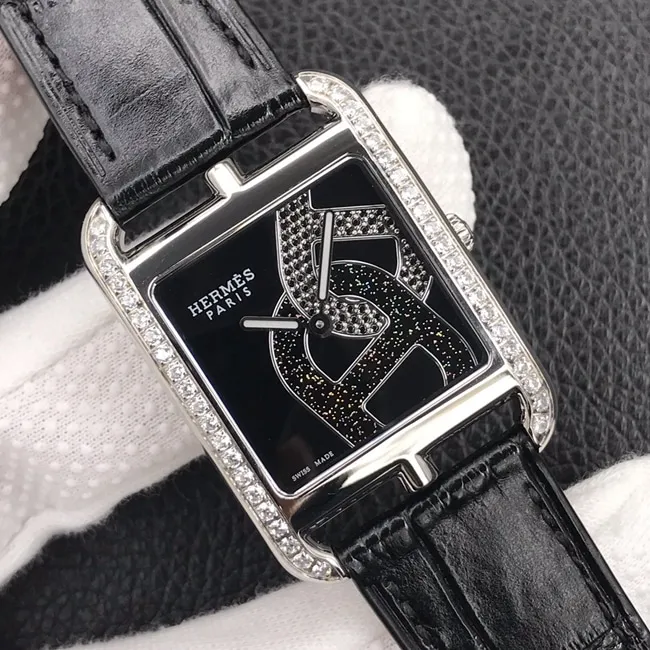 YF factory top-tier watch Hermès women's black dial black belt quartzleather strap watch side view