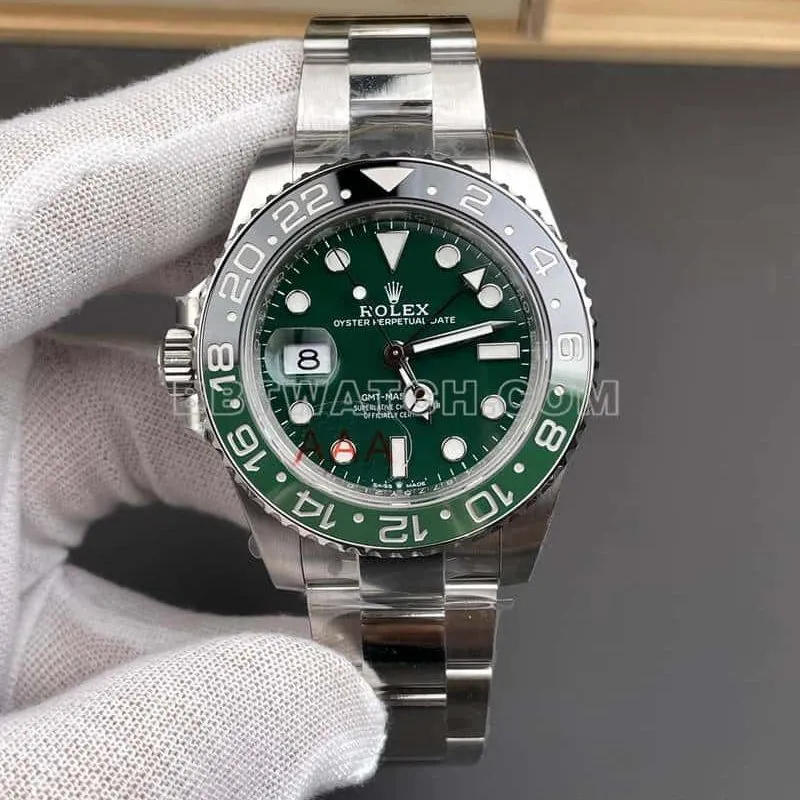 VSRolexGMT-Master1:1top-tier replicagreen dial126729clasplive photos
