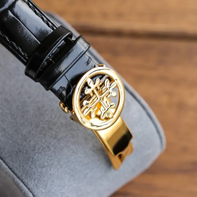 top-tier replicaPatek Philippehigh-quality watch men's black dial black belt pure hand-engraved 42mm mechanical leather strap watch detail shots