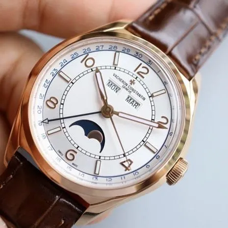 top-tier replicaVacheron Constantinhigh-quality men's white dial brown belt full date display series automatic movementleather strap watch detail shots