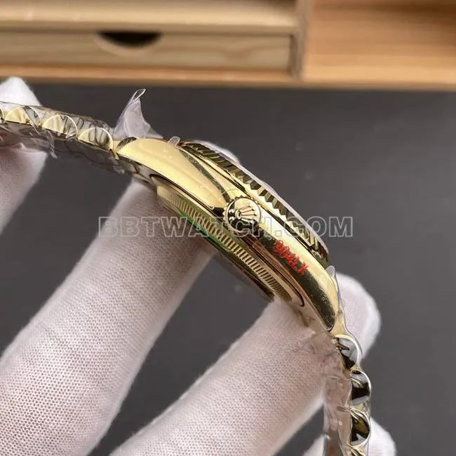 top-tier watch QF factory Day-DateRolexblack dialyellow gold2836 mechanical 36mmclasplive photos