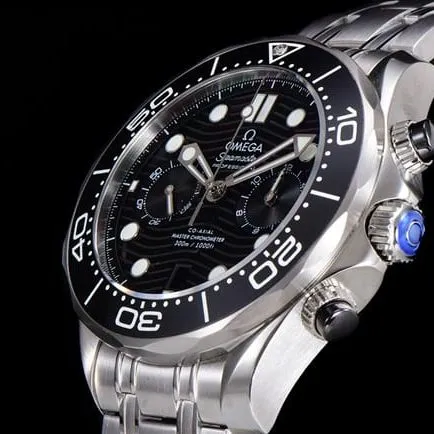 OM Factorytop-tier watch Omega men's black dialsteel bracelet new Seamaster 300m 44mmchronograph watch side view