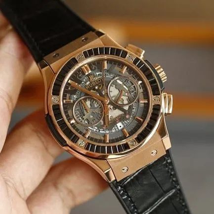 top-tier watch Hublot BIG BANG series Hublot boutique diamond rose gold color case watch movement picture