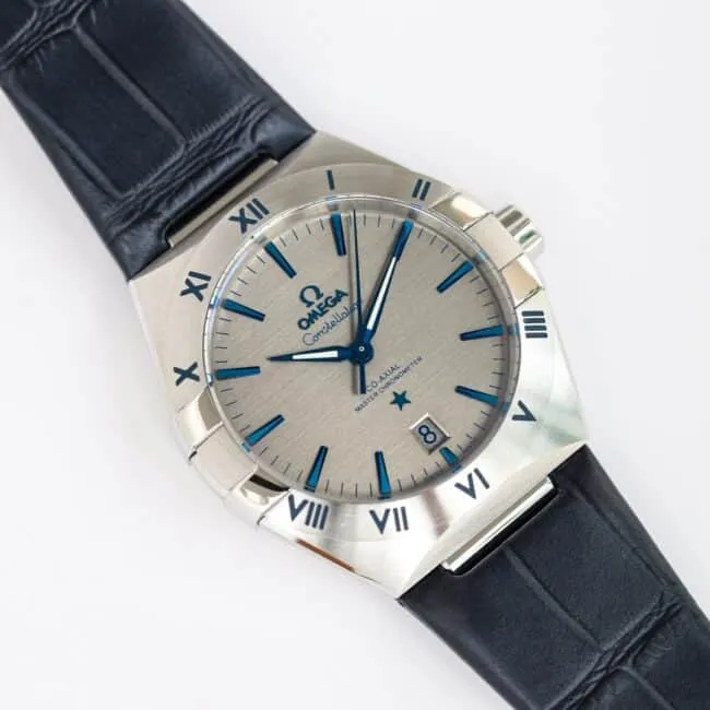 Side view of OmegaOROEM's new model Seamaster 8800movement watch