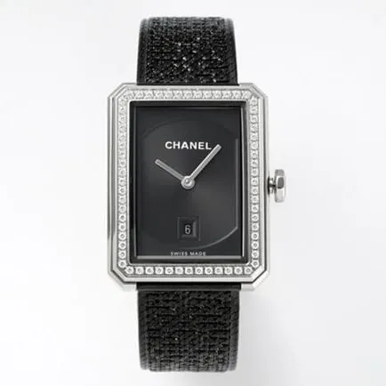 top-tier replicaChanel women's black dial black belt BOY FRIEND series leather strapquartz watch side view