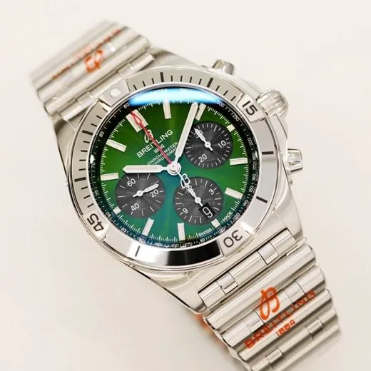 top-tier watch Breitling men's green dial steel automatic movement watch clasp picture