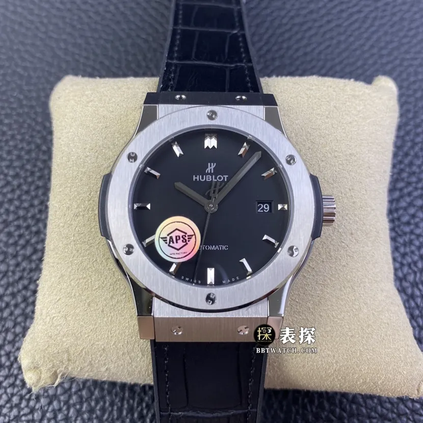 APS Classic Fusion Hublot1:1replica watch satin black sun pattern disc rubber model 565.NX.1470.RX front view