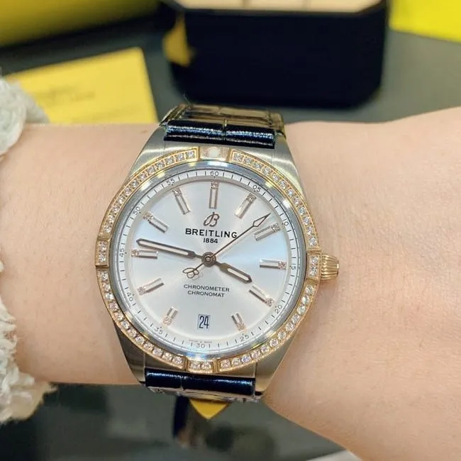 Breitlingtop-tier women's white dial black belt fully automatic movementleather strap Nanhai capsule series watch clasp picture