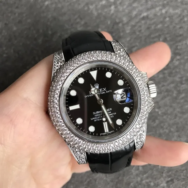 top-tier watch Rolex men's black dial black belt Submariner series fully automatic movementleather strap watch side view