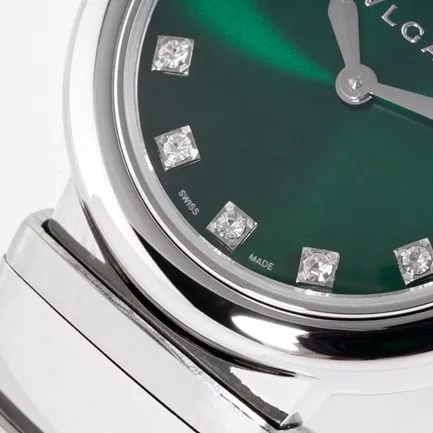 top-tier replicaBvlgari women's green dial18krose goldsteel braceletLVCEA series quartz watch side view