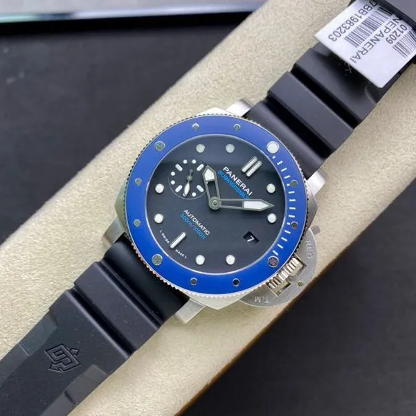 Paneraitop-tier watch Little Blue Ghost PAM1209 series men's mechanical deep blue watch side view