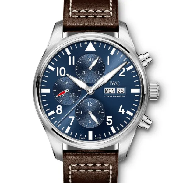 Discover three timeless Universal models