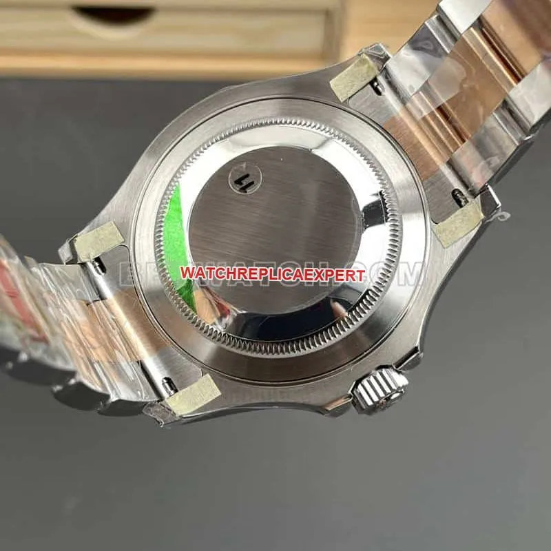 VSRolex Yacht-Master chocolate plate side front live photo