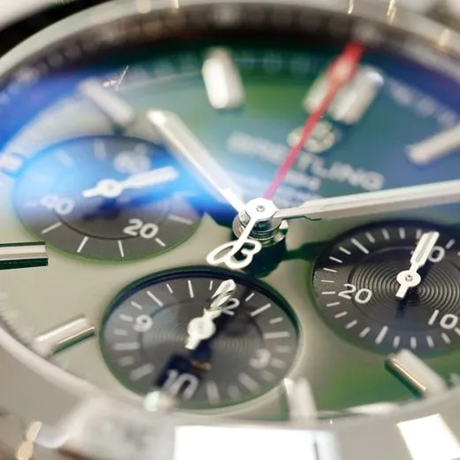 top-tier watch Breitling men's green dial steel automatic movement watch movement picture