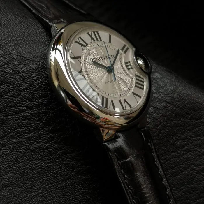 top-tier watch Cartier men's white dial blue balloon series leather strap watch clasp picture