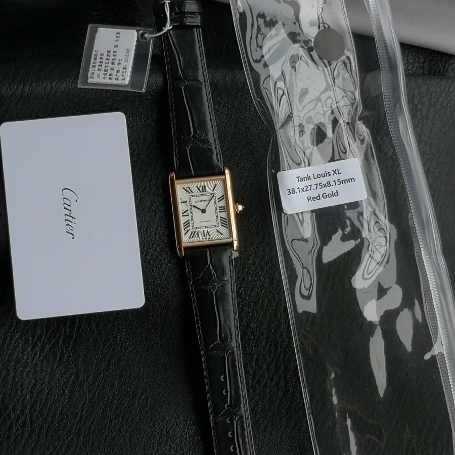 Cartiertop-tier watch F1 factory tank white dialrose gold case 2899MCmovementleather strap model side live photo