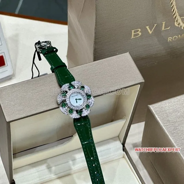 Bvlgari1:1super white mother of pearl dial green model 103505caseback live photo