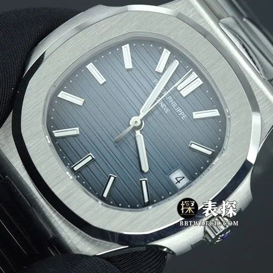 3KPatek Philippe sporty and elegant watch men's blue sunburst dial steel bracelet model picture and price caseback live photo