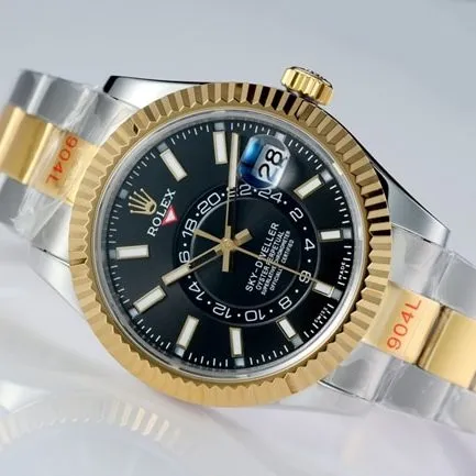 top-tier Rolex men's black dial gold belt Navigator series automatic movement watch side view