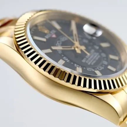 top-tier replicaRolex men's black dial gold steel bracelet Navigator series mechanical watch side view