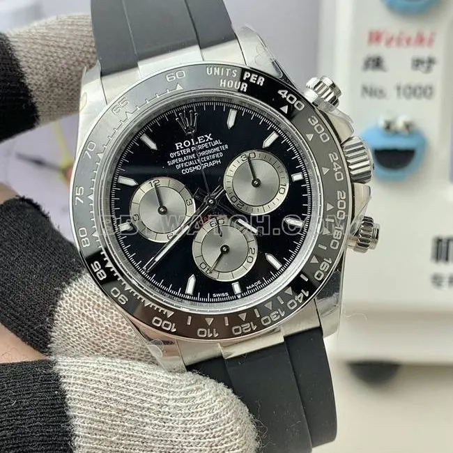 collectible watch RolexQF factory Daytonablack dial4131 mechanical rubber braceletside live photo