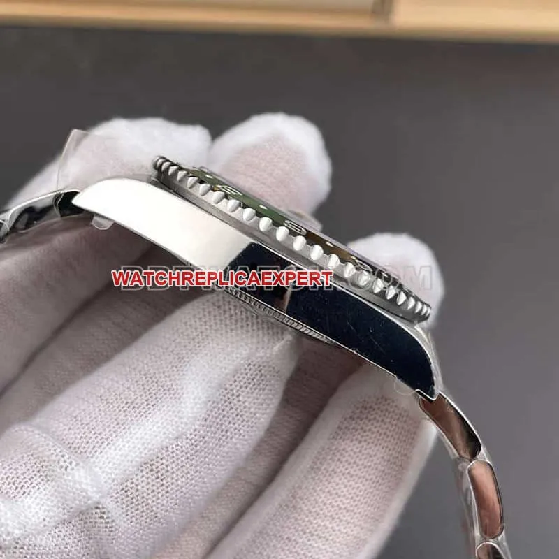 VSRolexGMT-Master1:1top-tier replicagreen dial126729braceletlive photos
