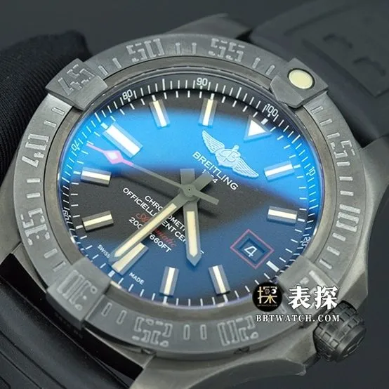 ZF Avengers Breitling1:1replica watch lumeblack dial rubber model V17311101B1W1side live photo