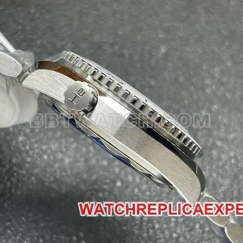 collectible watch VS FactorySeamasterwhite dial8800 mechanical 39.5mmside live photo