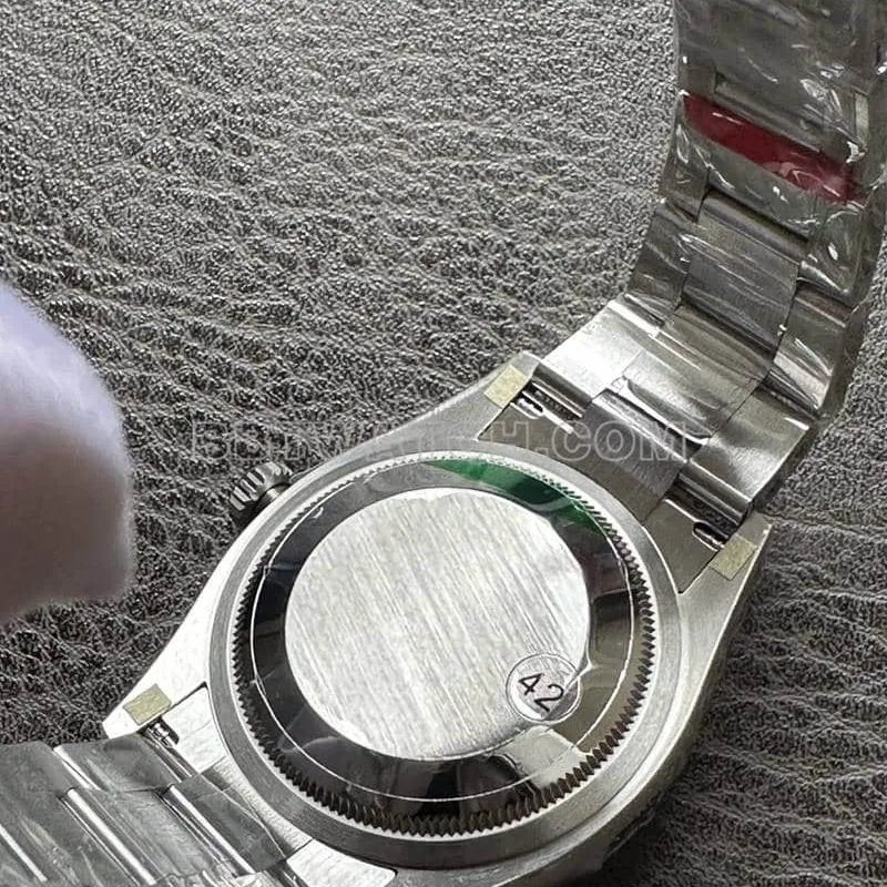 VS FactoryRolex Oyster Perpetual top-tier 1:1high-quality replicagreen dial134300braceletlive photos