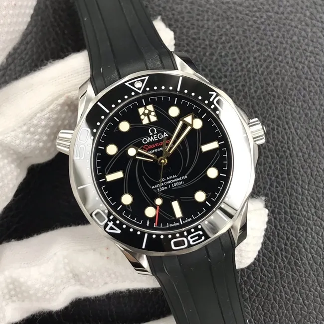 It's a shame to wear a watch