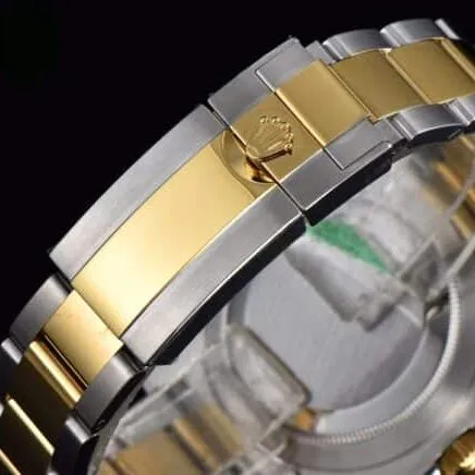 Side view of the full range of high-quality V9Rolex indirect black dialGMT-MasterGMT watches from major manufacturers