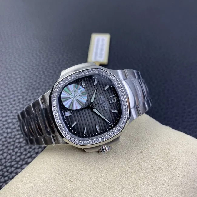 PF factory top-tier replicaPatek Philippe7018 sports elegant series women's Nautilus watch side view
