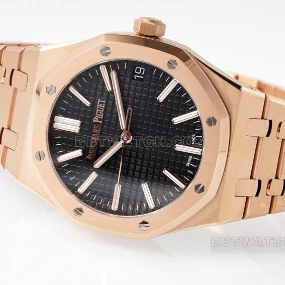 APS factory Audemars PiguetRoyal Oaksuper cloneblack dialrose goldsteel bracelet model 15510OR.OO.1320OR.04side live photo