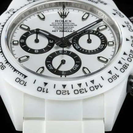 TW factory top-tier replicaRolexsuper men's white dialrubber strapDaytona series full automatic movement watch side view