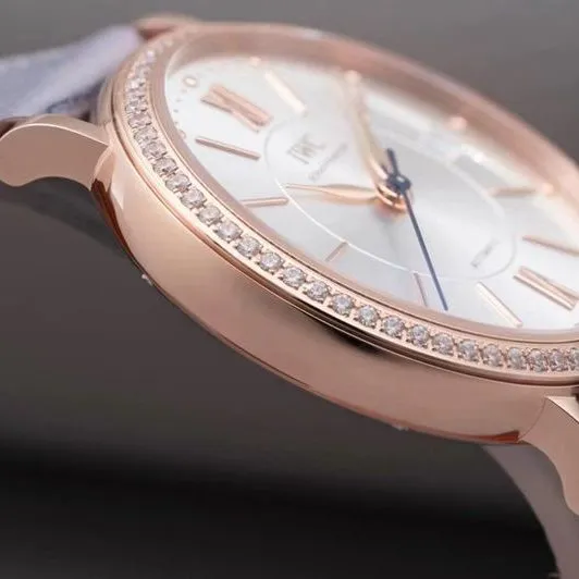 IWCreplica's masterpiece women's model Portofino is extremely elegant top-tierladies' watch side view