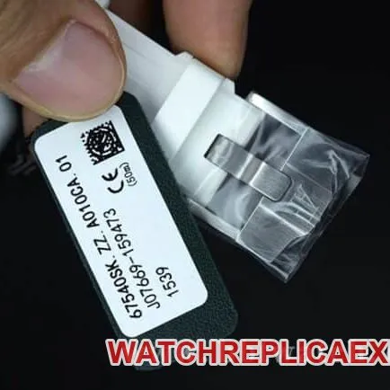 top-tier watch Audemars PiguetRoyal Oak diamond ladies white dial watch white rubber strapquartz movement watch clasp picture