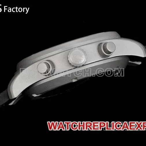 watch pilot TWS factory IWCblack dial carbon fiber 43mmside live photo
