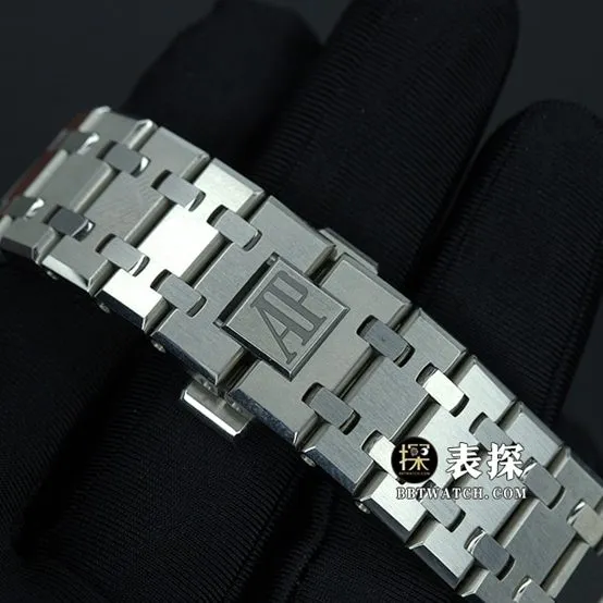 APSRoyal OakAudemars Piguet1:1replica watch black dialsteel bracelet model 15510ST.OO.1320ST.07braceletlive photos