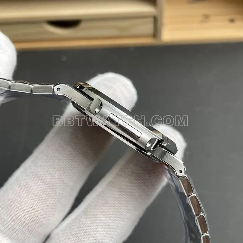 Patek Philippe collectible watch DDF factory Nautilus40mmgreen dial330movementsteel bracelet model side live photo