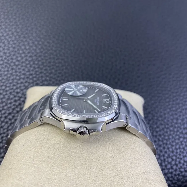 PF factory top-tier replicaPatek Philippe7018 sports elegant series women's Nautilus watch clasp picture