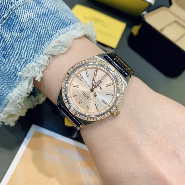 top-tier replicaBreitlinghigh-quality ladies gold plate black belt full automatic movement Nanhai capsule series leather strap watch side view