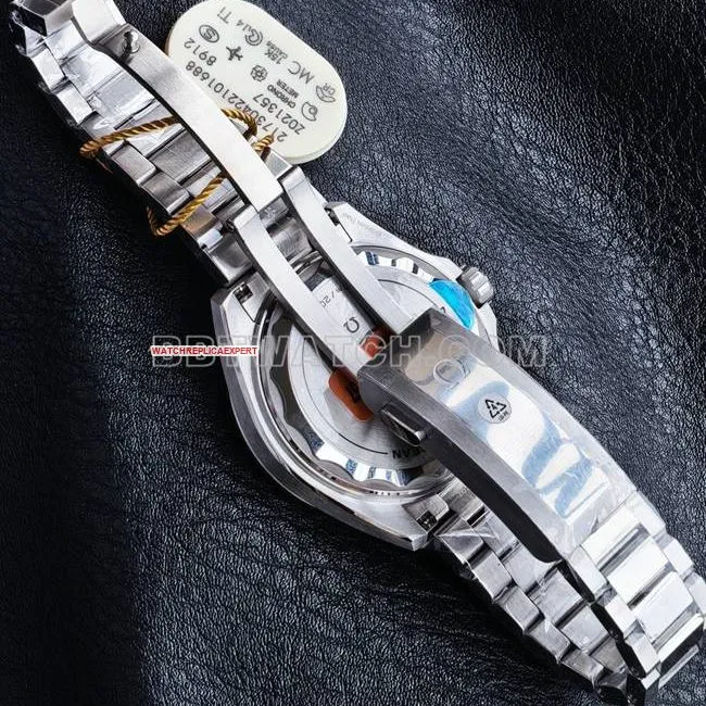 VS Factory optimal watch Seamaster 600m black dial black bezel steel braceletfront live photo
