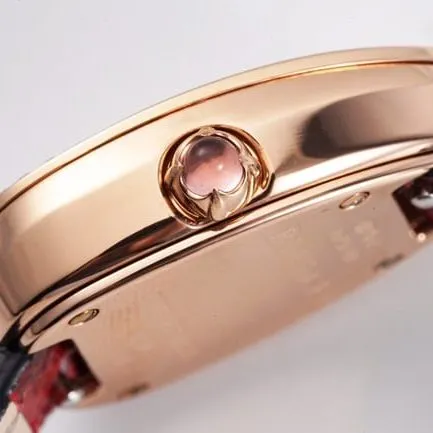 BV factory top-tier watch Bvlgari women's red plate red strap Serpenti series quartzleather strap watch side view