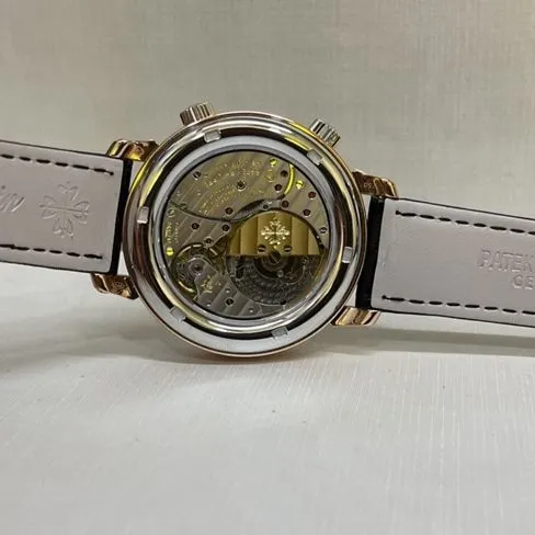 Patek Philippetop-tierhigh-quality watch men's black dial black belt South African T square diamond leather strap watch side view