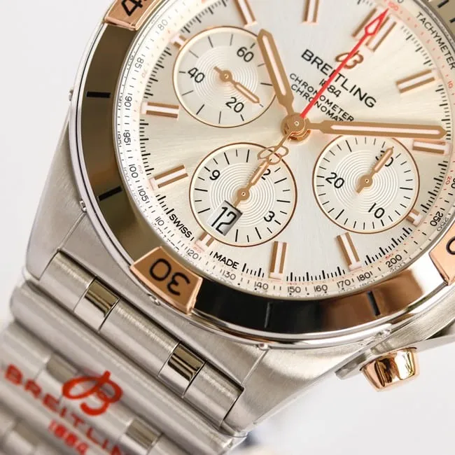 top-tier replicaBreitlinghigh-quality bullet chainAsia-7750movement42mm white dialsteel bracelet men's side view
