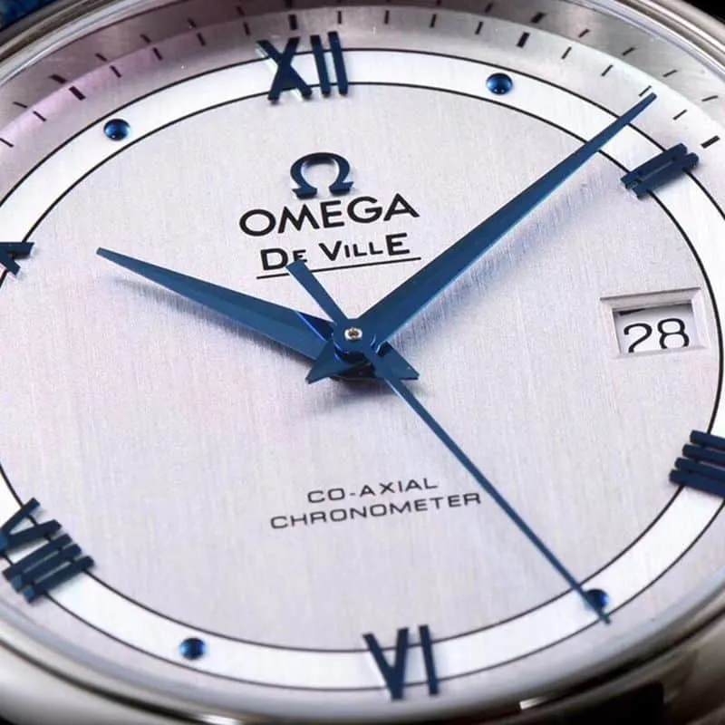 Omegareplica watch disc flying business series men's mechanical ultra-thin watch light gray orbit butterfly flying detail shots